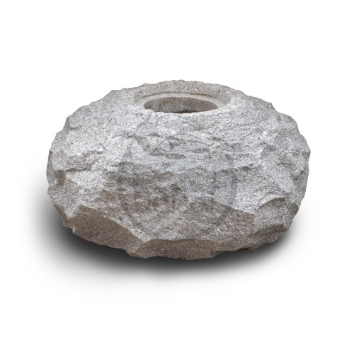 Hrubě tesaná kamenná nádržka pr. 45 cm - žula